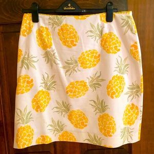 Elegant Brooks Brothers skirt size 10 new with tag.